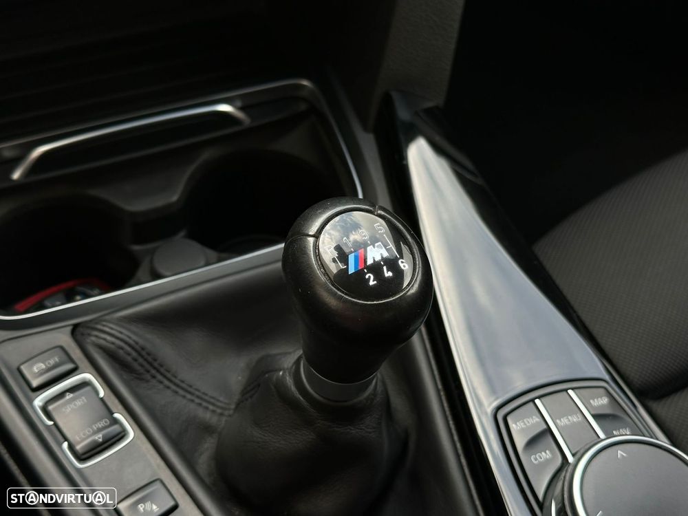 BMW 318 d Pack M - 23
