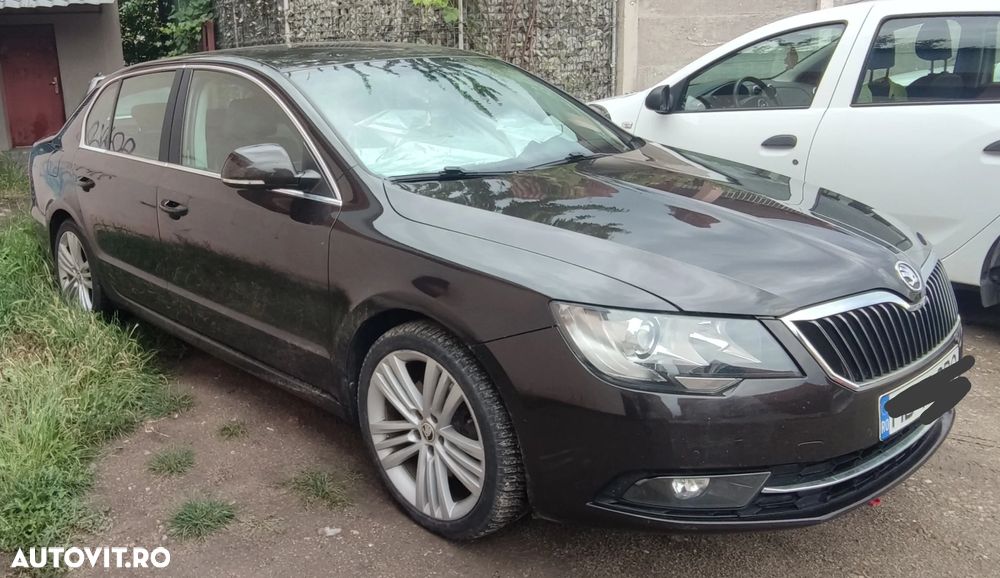 Skoda Superb 2.0 TDI Active DSG - 3