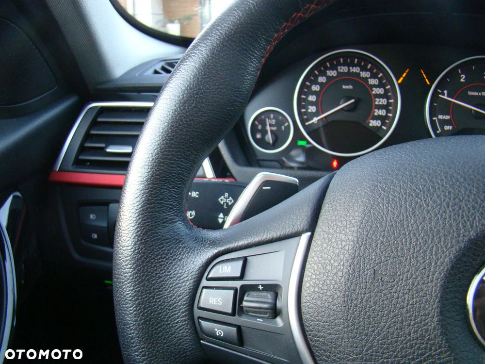 BMW Seria 3 320d xDrive Sport Line - 28