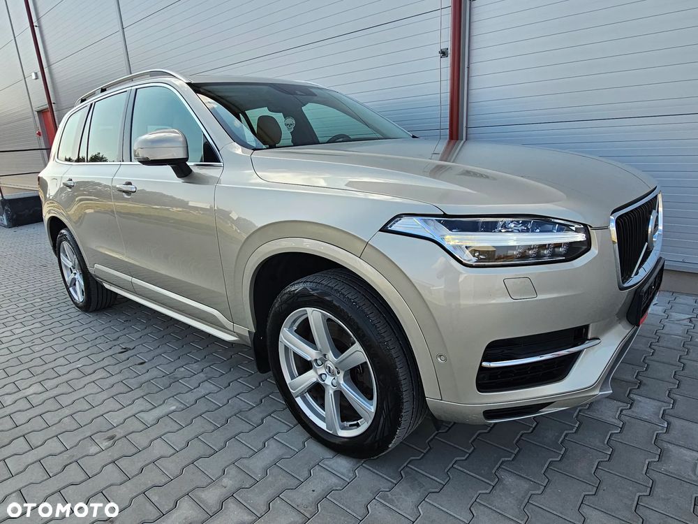 Volvo XC 90 T8 AWD Plug-In Hybrid Momentum 7os - 11