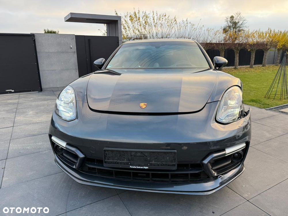Porsche Panamera - 16