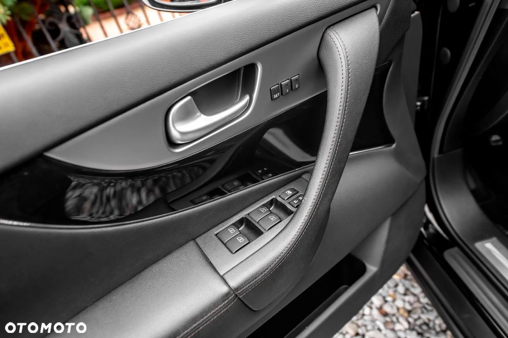 Infiniti FX FX30d S Premium - 23