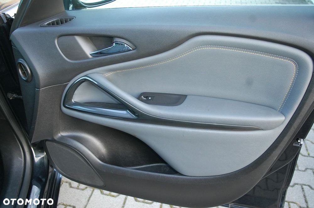 Opel Zafira - 34