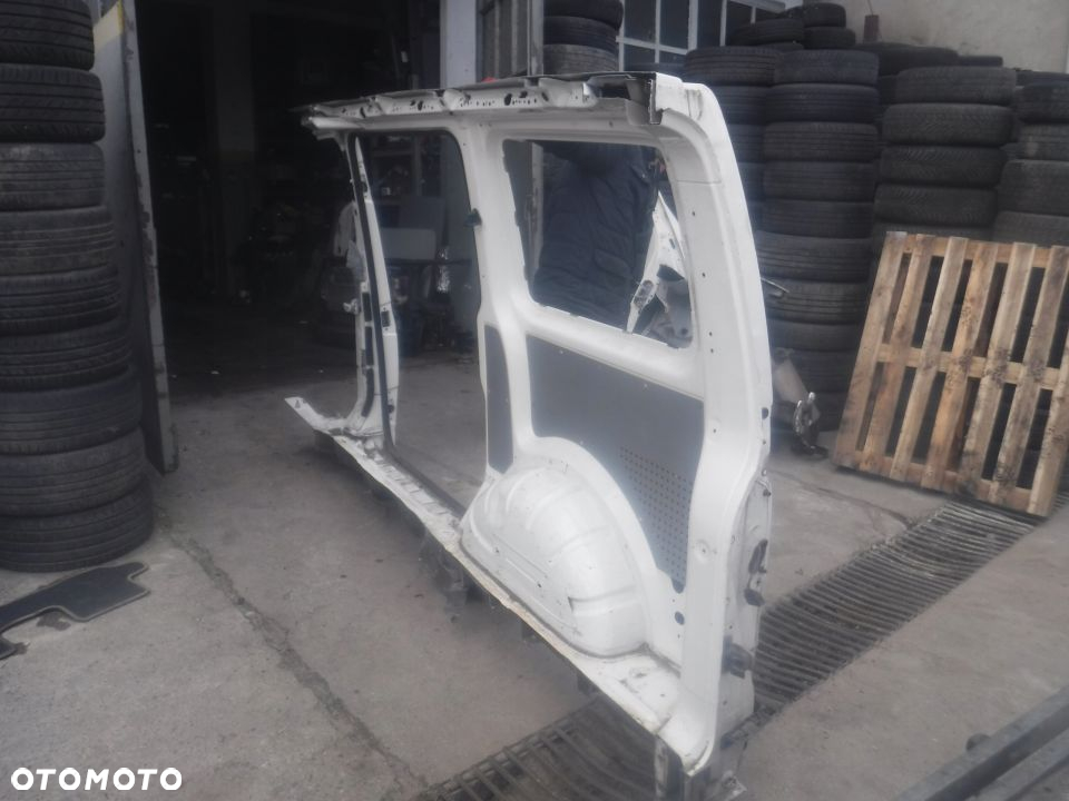 Vw T5 Multivan caravelle bok blotnik prawy - 4