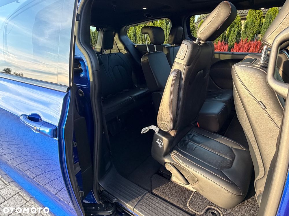 Chrysler Pacifica - 15