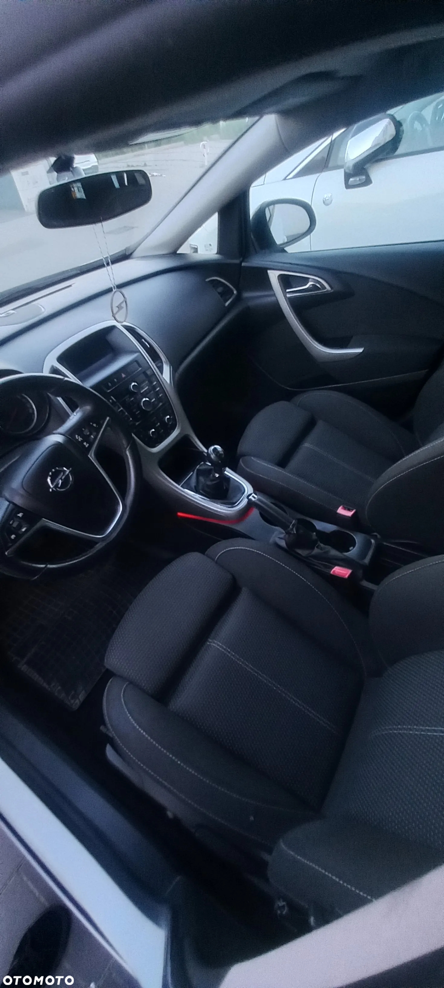 Opel Astra GTC 1.4 Turbo - 9