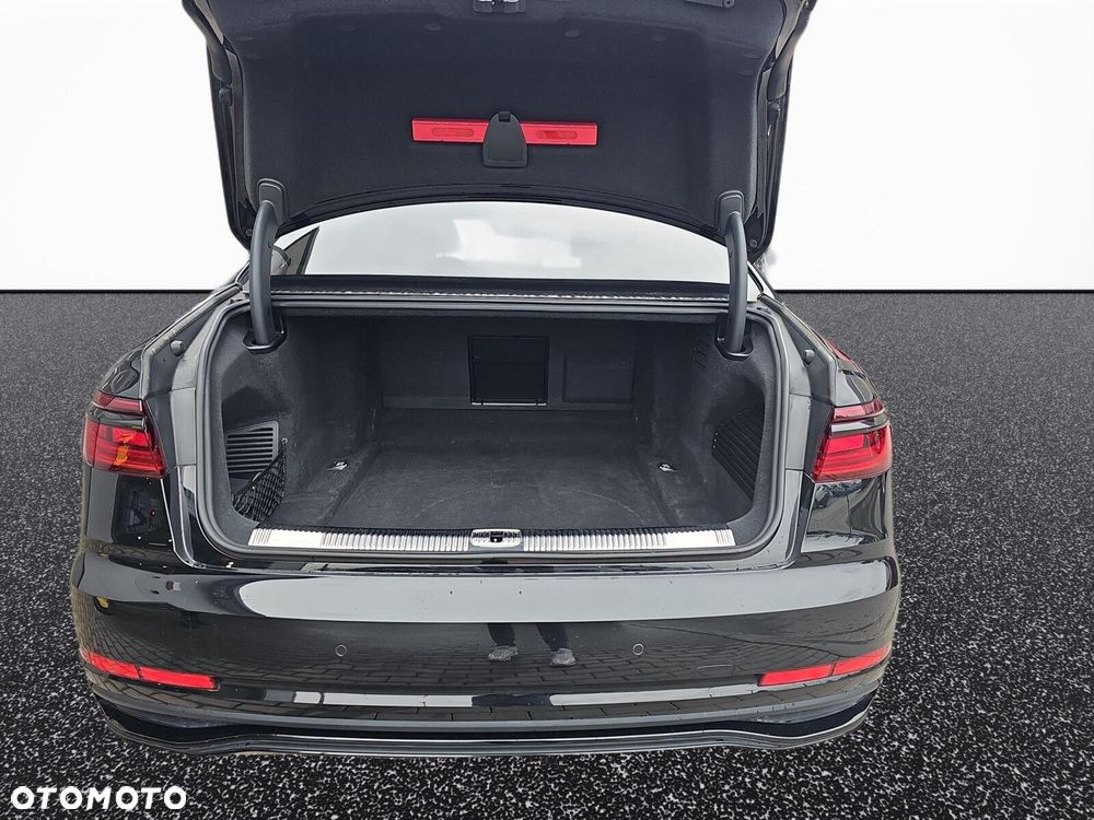 Audi A8 - 35