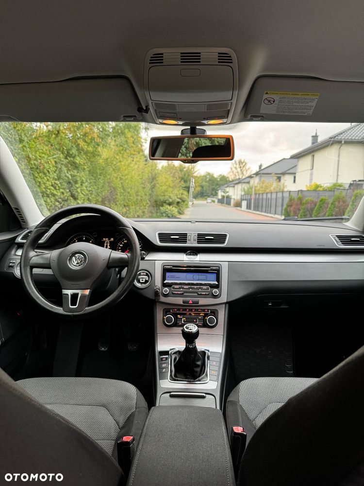 Volkswagen Passat Variant 1.6 TDI DPF BlueMotion Technology Comfortline - 24