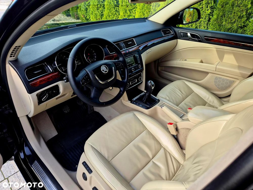 Skoda Superb 2.0 TDI Exclusive - 14