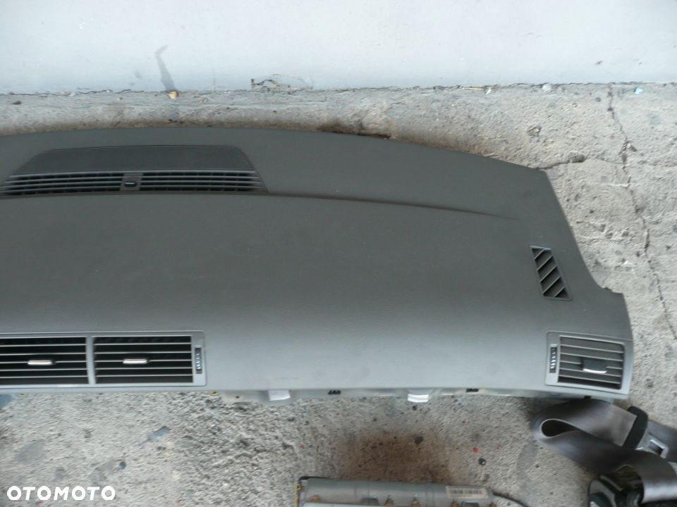 Audi A4 B6  Deska Konsola Poduszki Napinacze 01-04 - 6