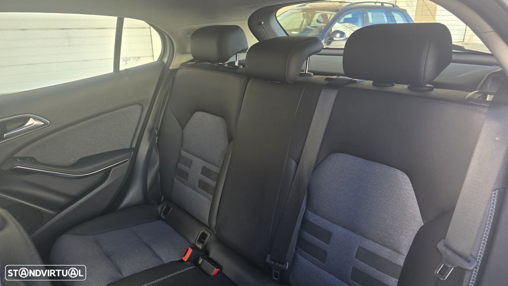 Mercedes-Benz GLA 200 CDi Urban Aut. - 16