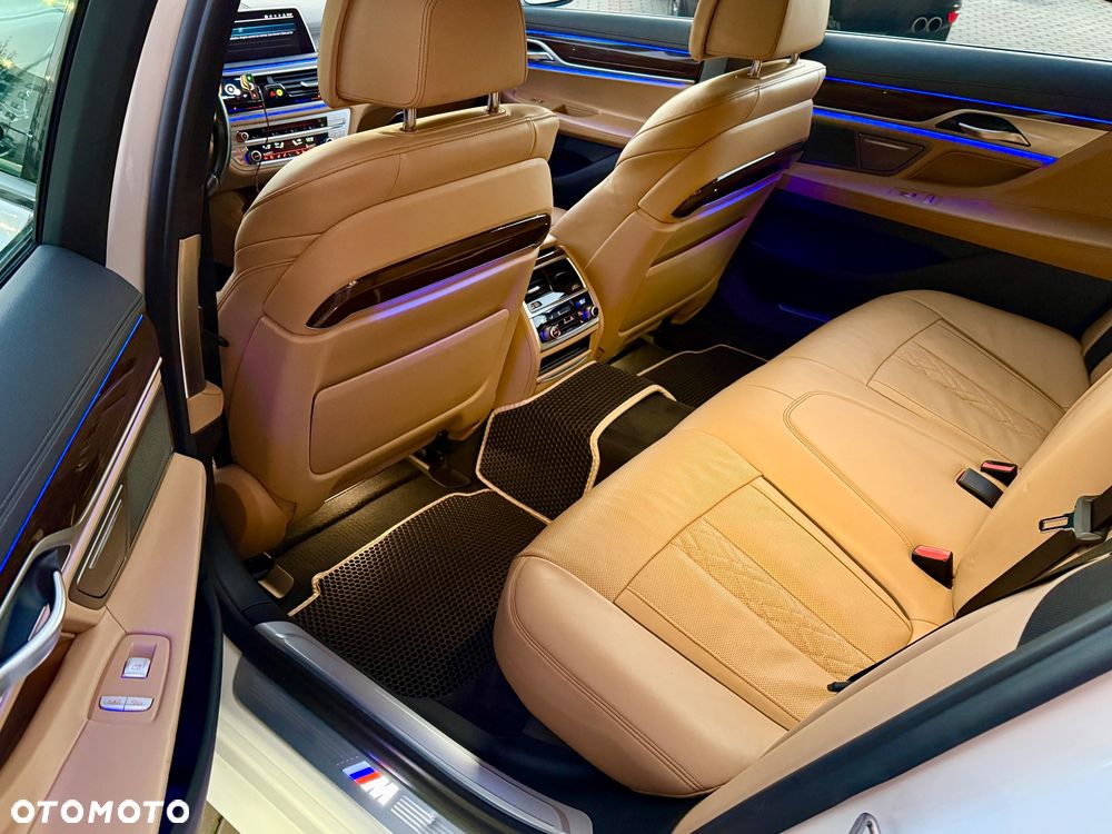 BMW Seria 7 750Li xDrive sport - 24