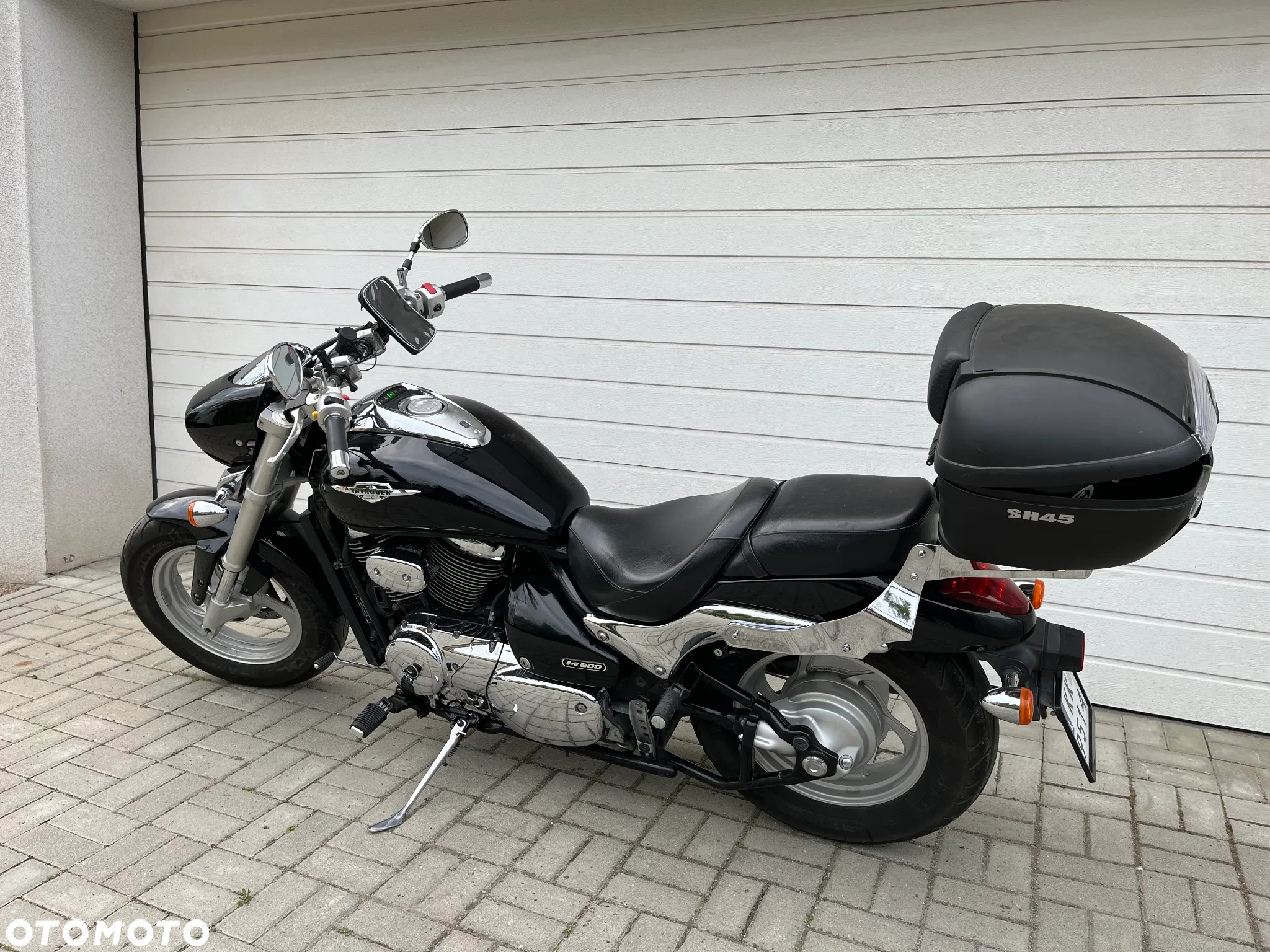 Suzuki Intruder - 2