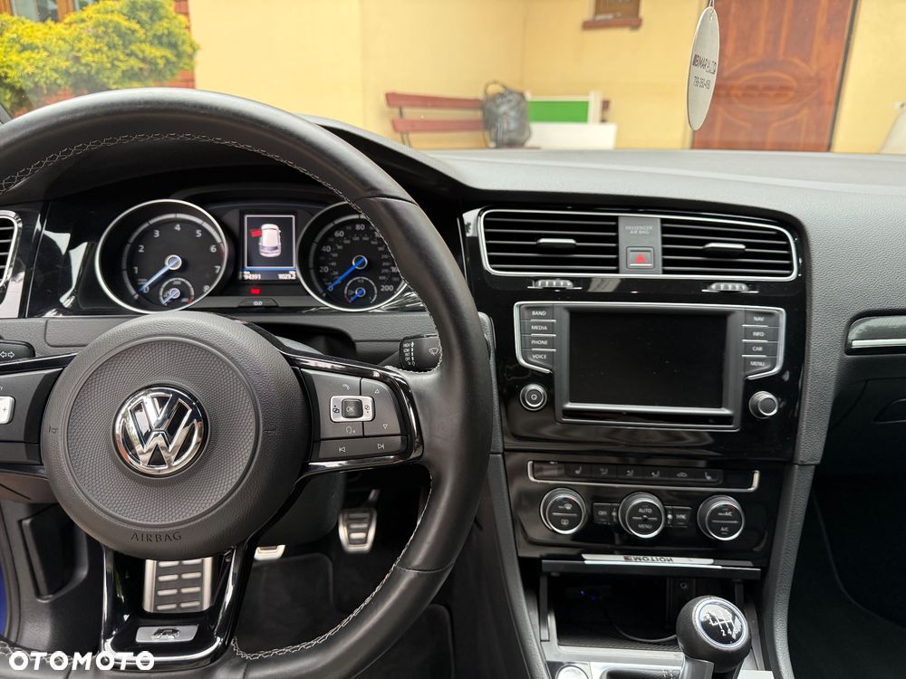 Volkswagen Golf - 16