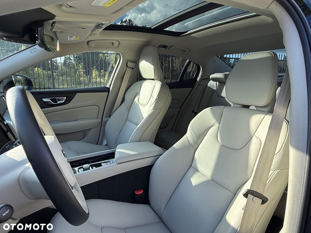 Volvo S60 T6 AWD Momentum Pro - 10