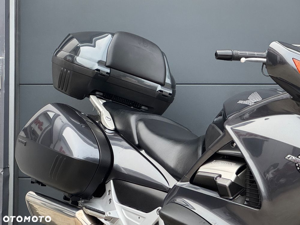 Honda ST - 6