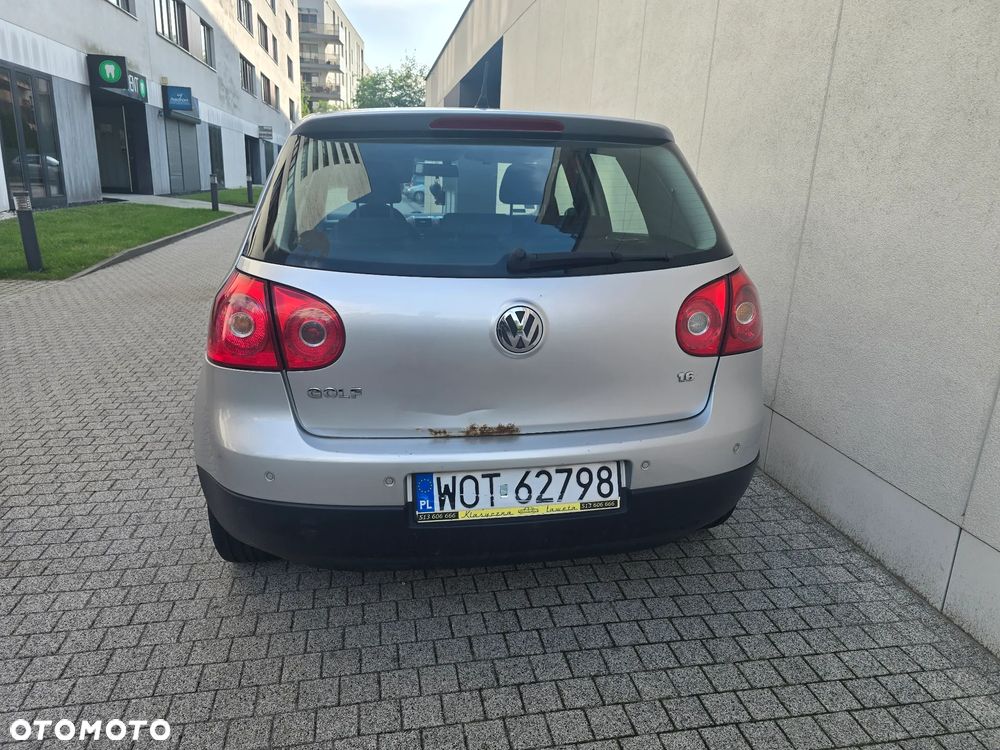Volkswagen Golf V 1.6 Comfortline - 4