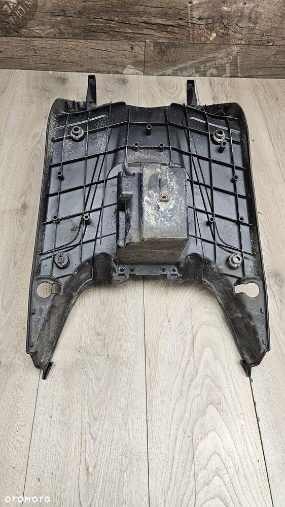 Podłoga podest pod nogi Yamaha BWs / MBK Booster 2004+ - 12
