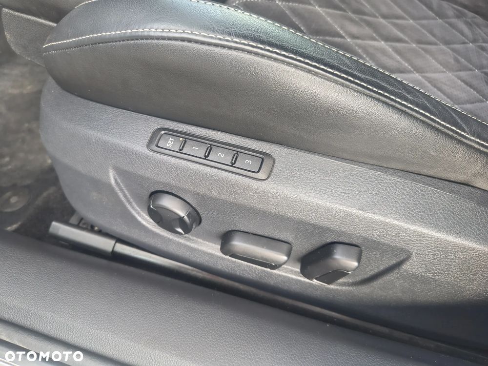 Skoda Superb 2.0 TDI DSG Sportline - 38