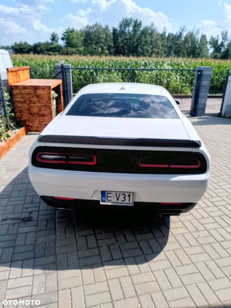 Dodge Challenger - 7