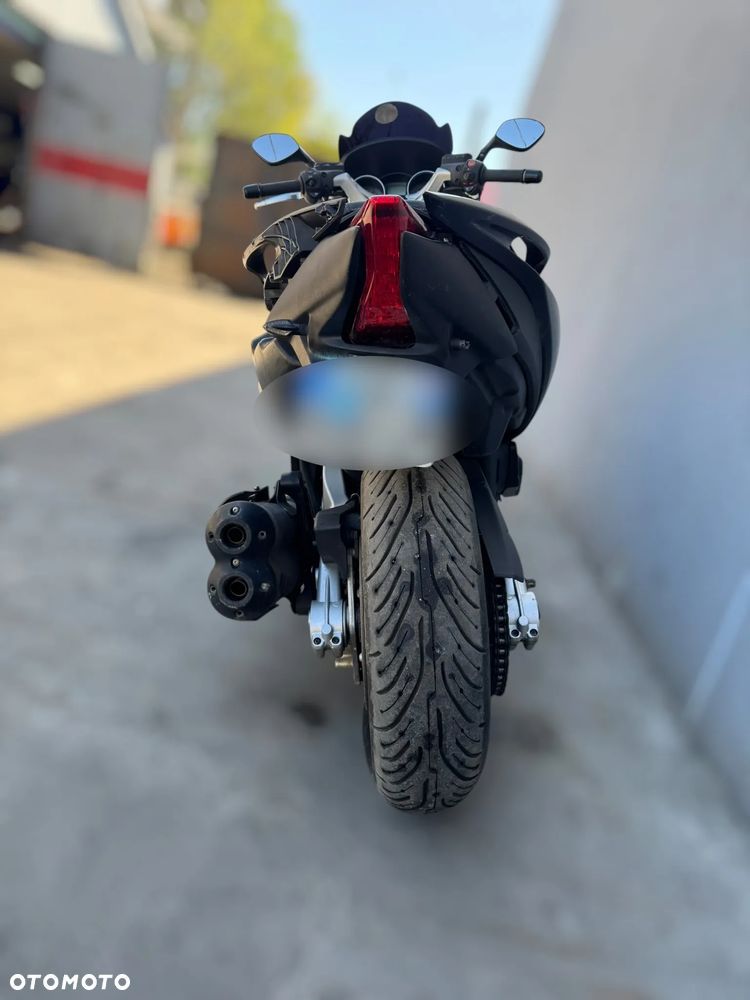Aprilia SRV 850 - 32