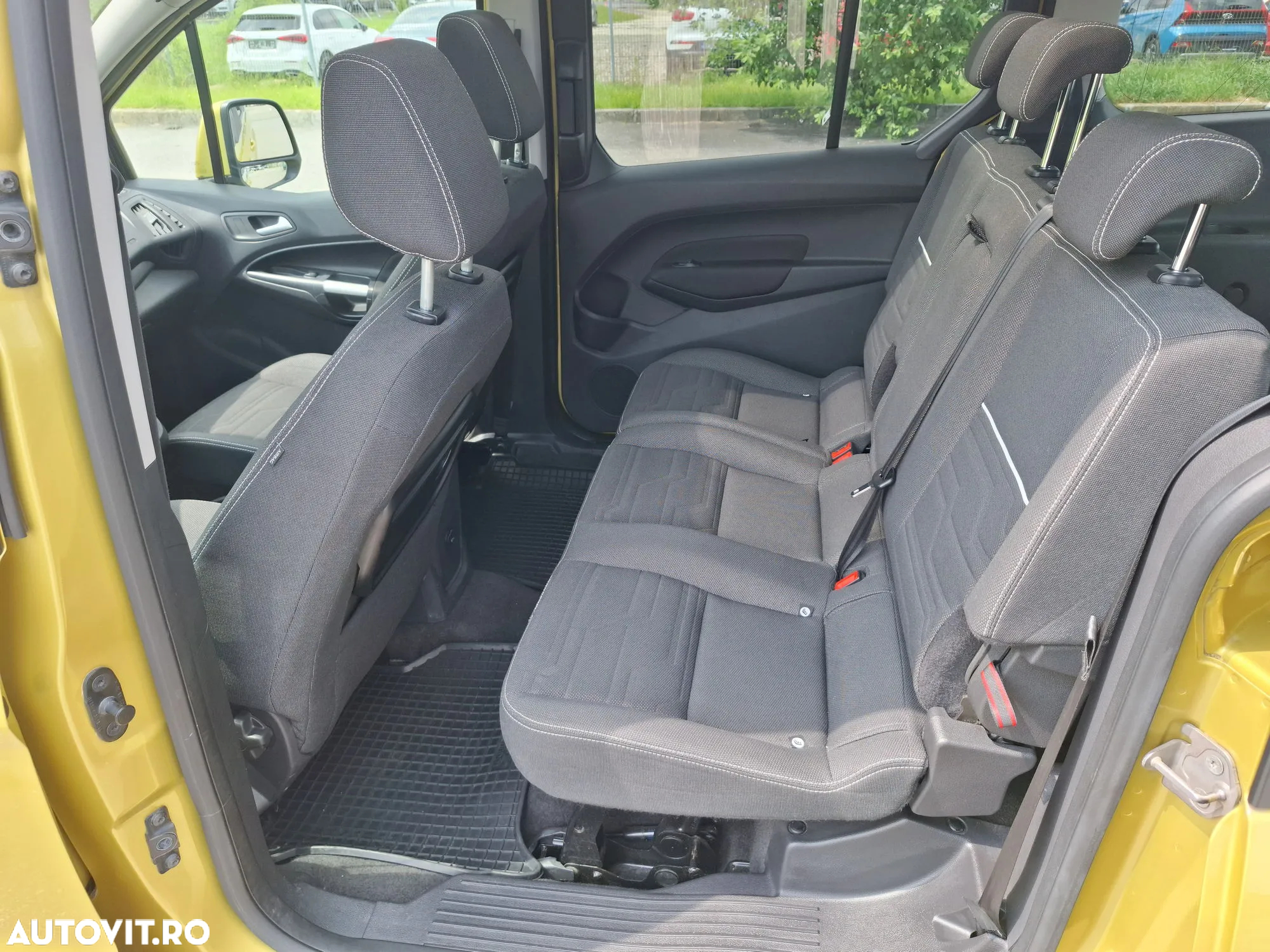 Ford Tourneo Connect - 11