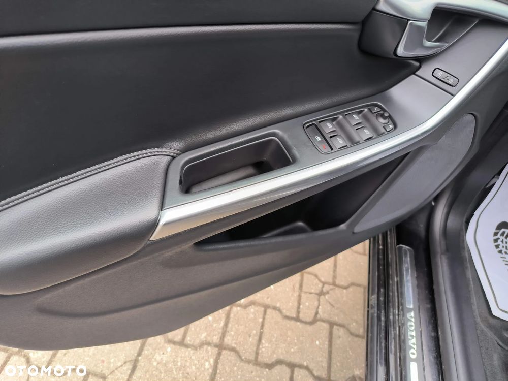 Volvo V60 D2 Drive-E Dynamic Edition (Kinetic) - 17