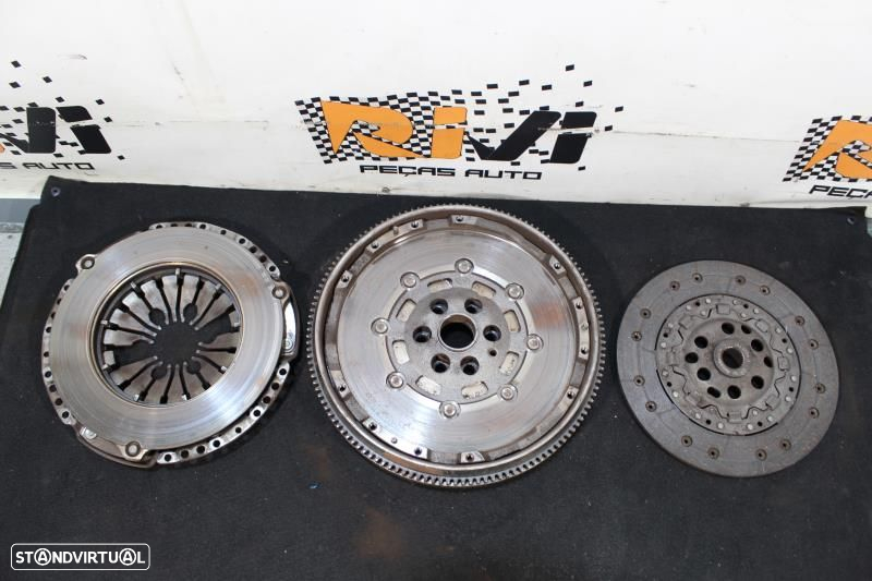 Kit Embraiagem Volkswagen Golf Iv (1J1)  123035310 / 417002110 / 32303 - 2