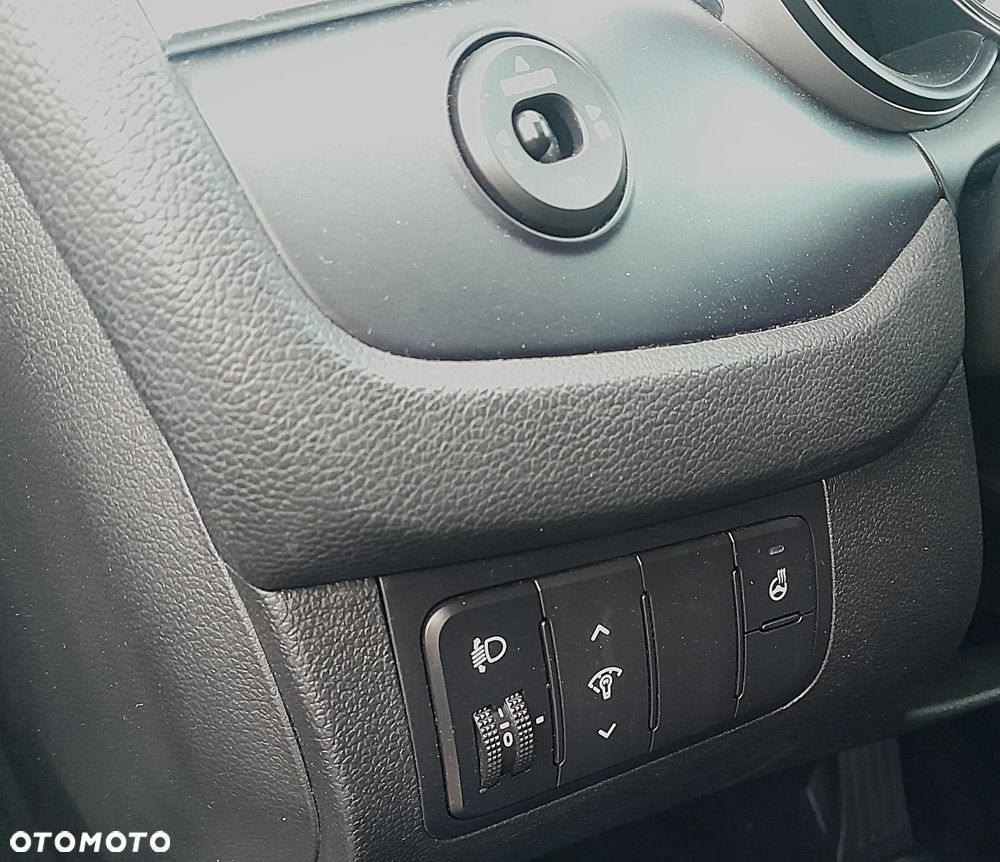 Kia Ceed 1.6 GDI Dream-Team Edition - 17
