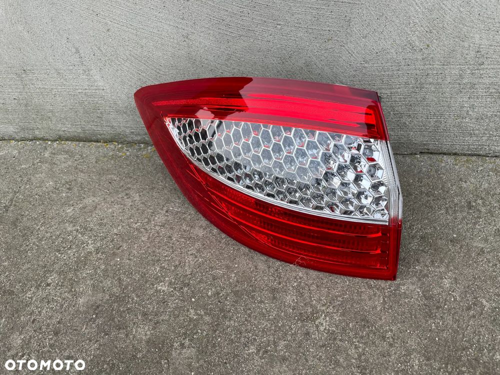 LAMPA TYLNA LEWA FORD MONDEO MK4 TOURIER  2007-2010 - NOWA - 1