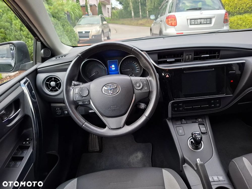 Toyota Auris - 17