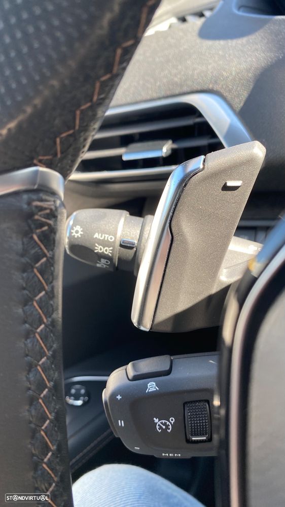 Peugeot 3008 1.6 Hybrid GT e-EAT8 - 32