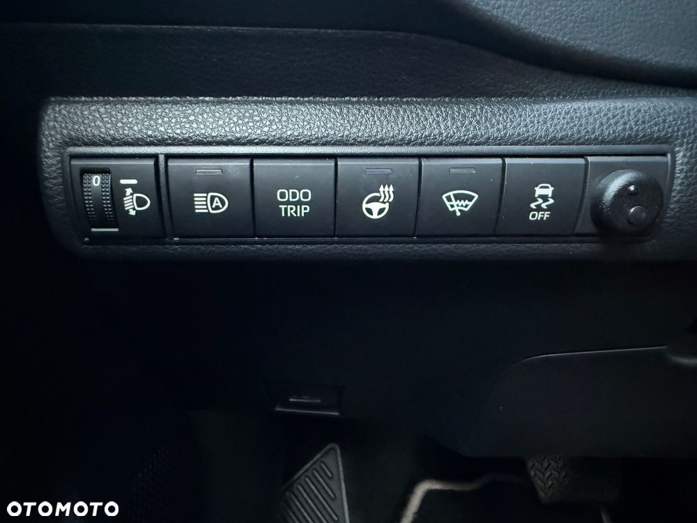 Toyota Corolla 1.8 Hybrid Comfort - 24