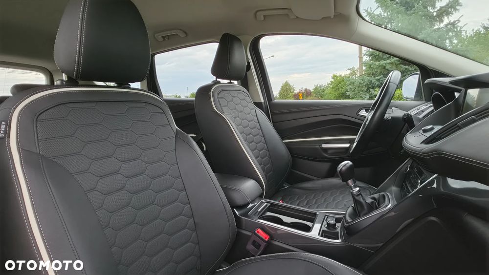 Ford Kuga 2.0 TDCi 2x4 Vignale - 37