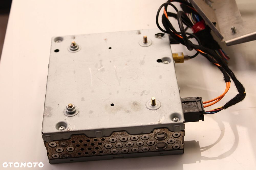 mercedes w220 98r- wzmacniacz dźwięku tuner audio becker a2208701789 - 3