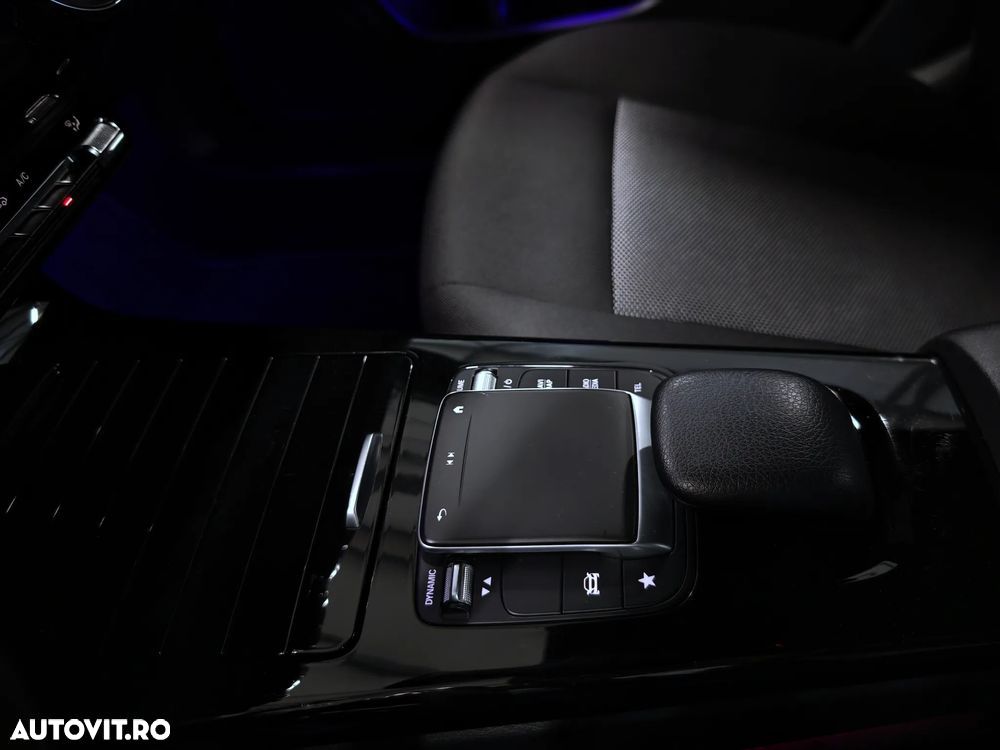 Mercedes-Benz CLA 180 7G-DCT - 27