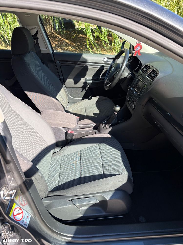 Volkswagen Golf - 11