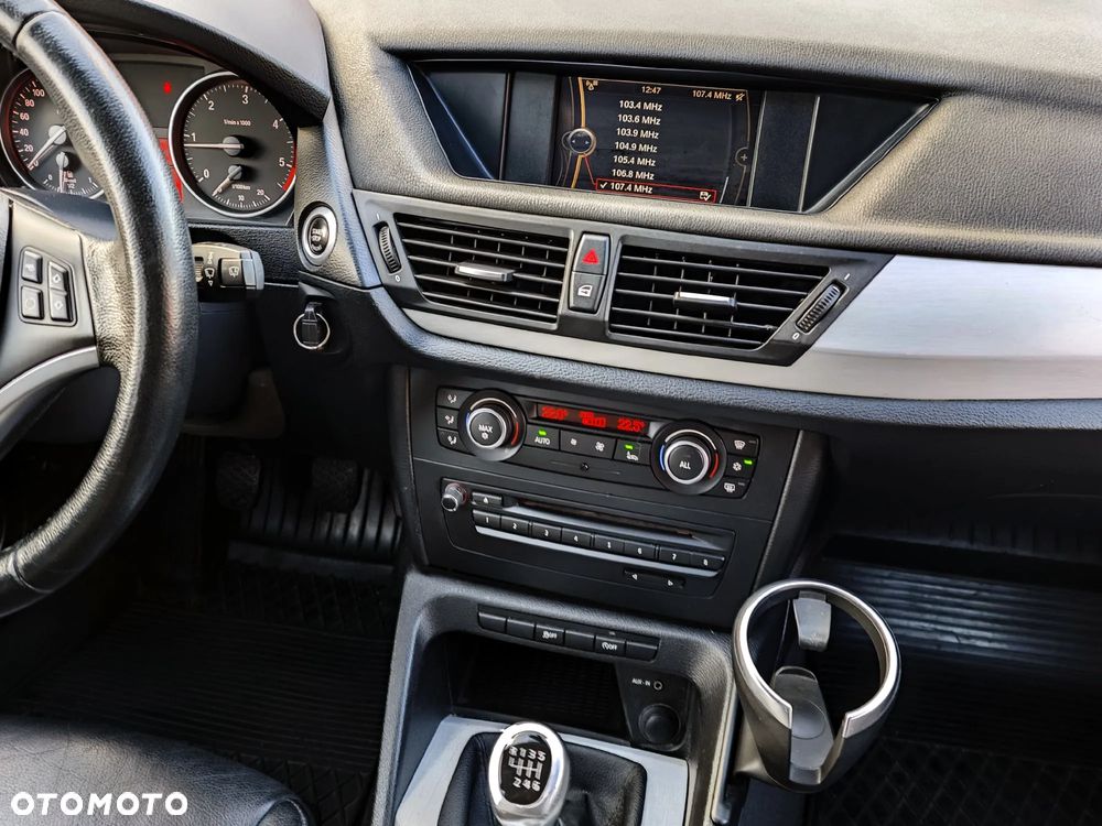 BMW X1 sDrive18d Sport Line - 7