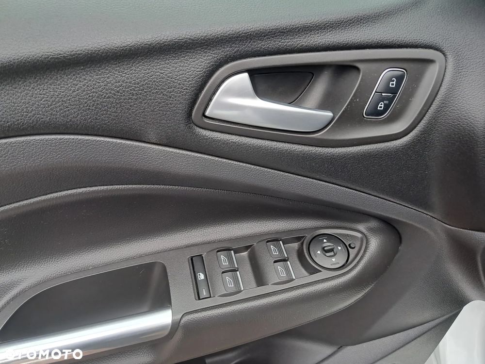 Ford Kuga 2.0 TDCi 4x2 ST-Line - 27