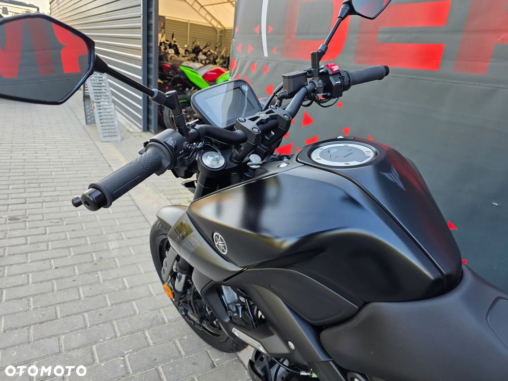 Yamaha MT - 8