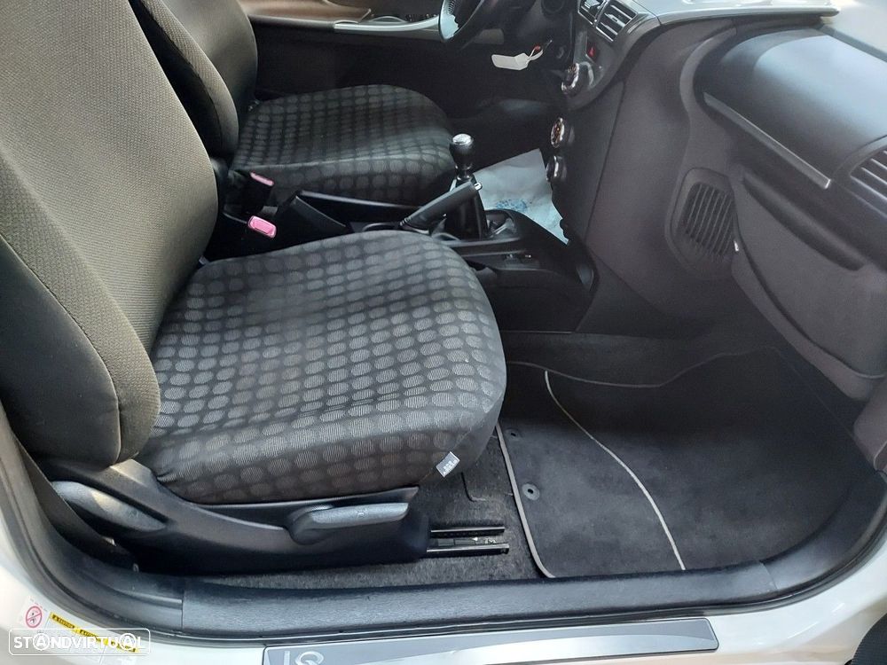 Toyota iQ 1.0 VVT-i Essential+AC — fotografia 14