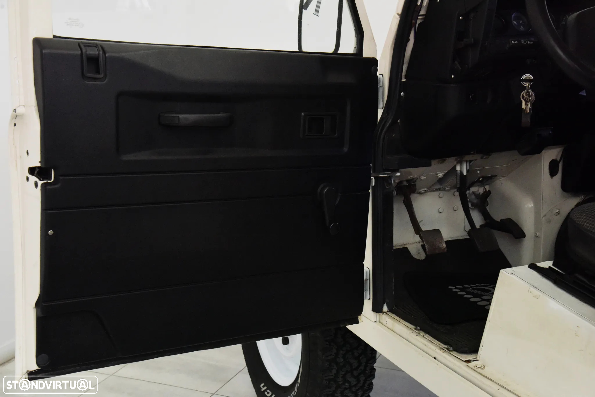 Land Rover Defender 90 2.5 TDi Metal Top - 21