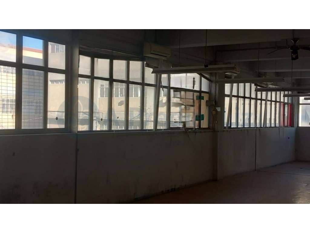 4 Armazéns no Figo Maduro com 970m2 por piso - Grande imagem: 3/7