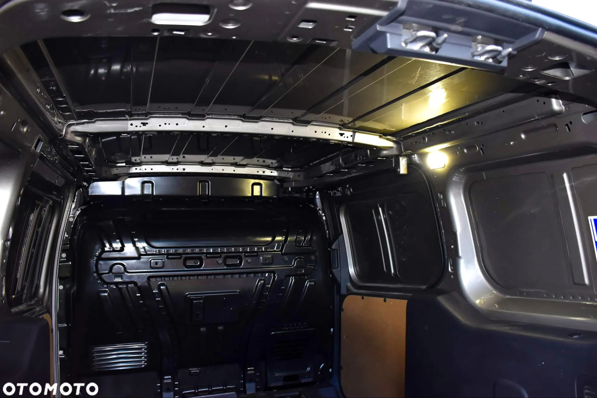 Ford Transit Connect - 11