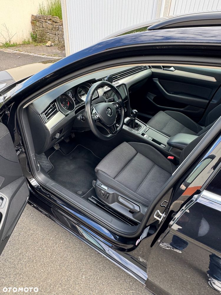 Volkswagen Passat 2.0 TDI SCR Business - 8