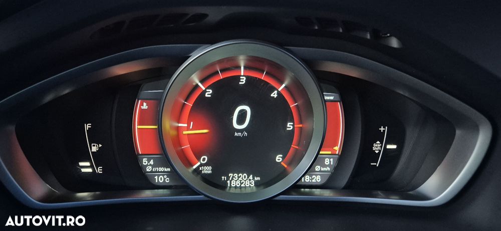 Volvo V40 D4 VEA Momentum - 8