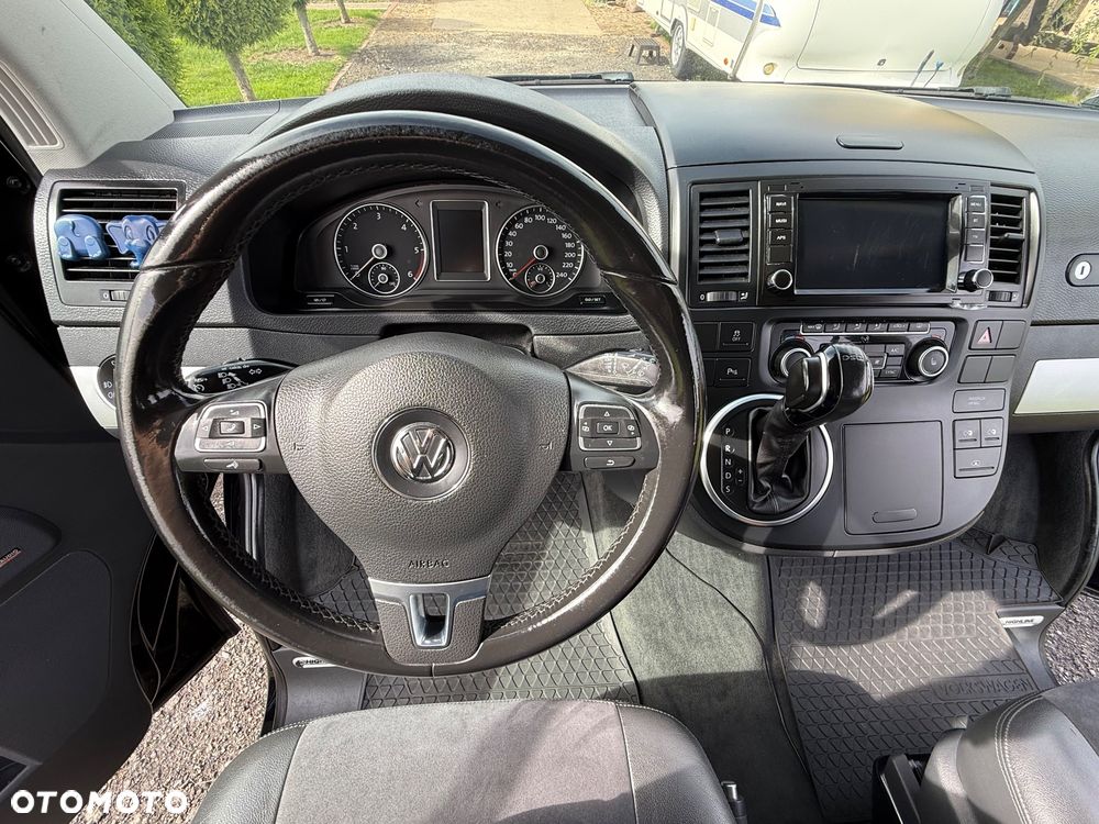 Volkswagen Multivan - 23