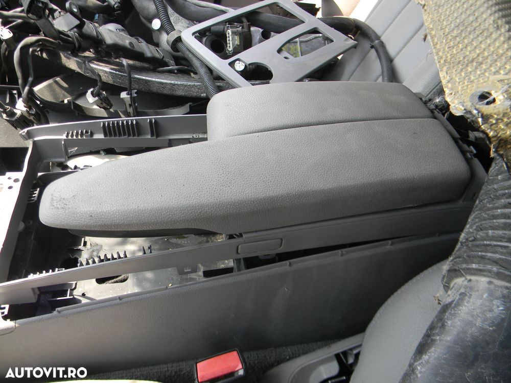 Dezmembrari  Mercedes-Benz C-CLASS (W204)  2007  > 2014 C 200 CDI (20 - 17