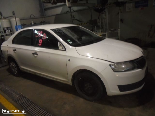 Carro MOT: CAYV SKODA RAPID 2013 1.6 TDI 105 CV 5P BRANCO DIESEL - 8