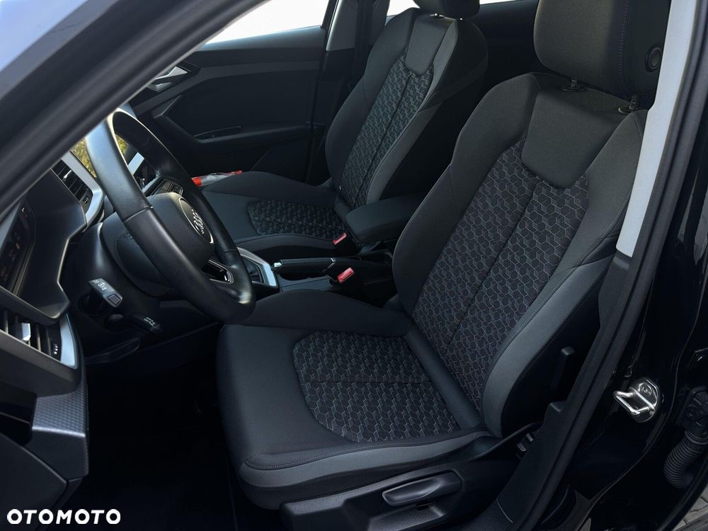 Audi A1 Sportback 35 TFSI Advanced S tronic - 24